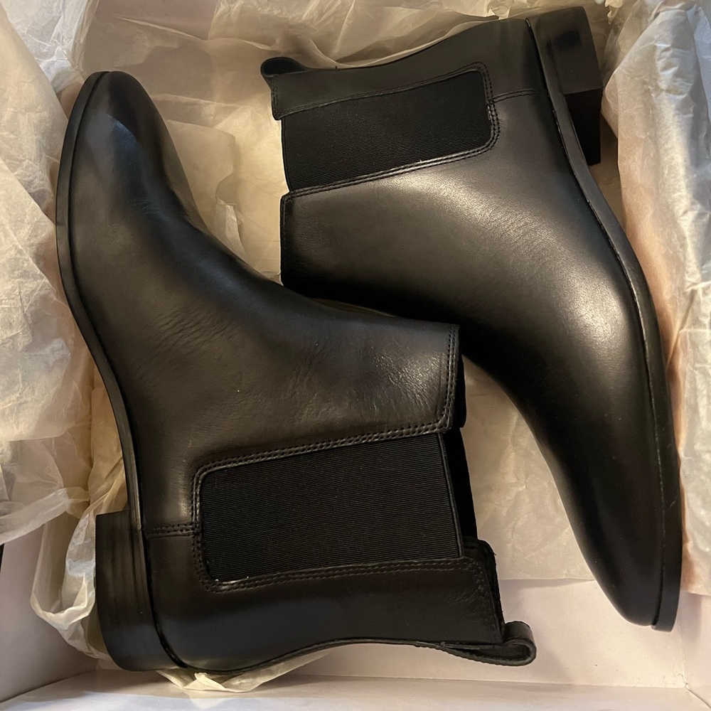 J crew Black Leather easy Chelsea Boots